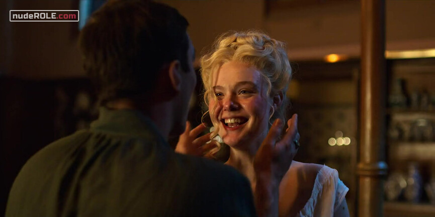 1. Catherine nude – The Great s02e01 (2021)