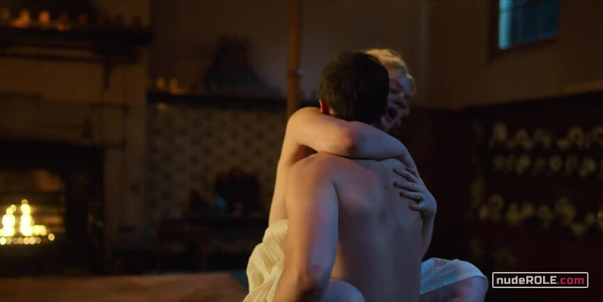 2. Catherine nude – The Great s02e01 (2021)