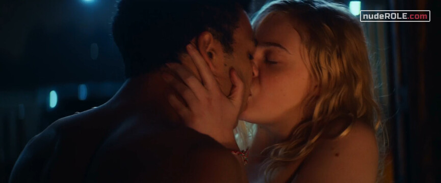 11. Violet sexy – All the Bright Places (2020)