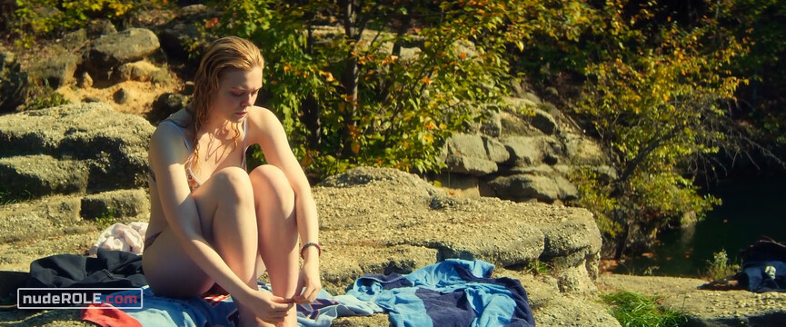 7. Violet sexy – All the Bright Places (2020)