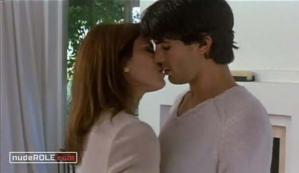 1. Uma nude – Passionate People (2002)