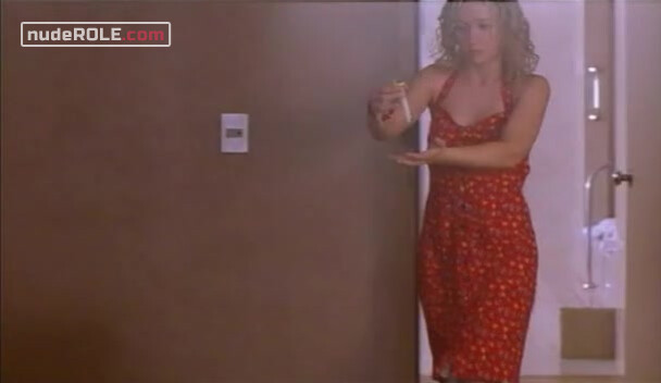 4. Uma nude – Passionate People (2002)