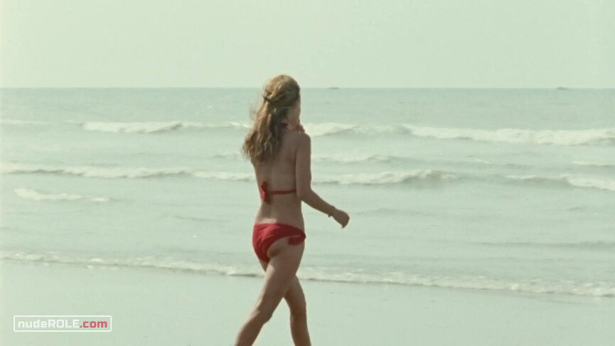 11. Patricia sexy, Juliette nude – A World Without Women (2011)