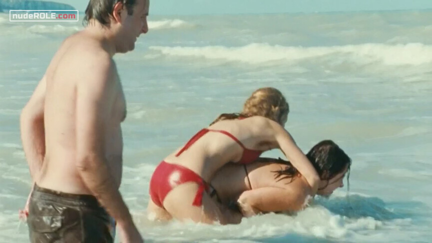 6. Patricia sexy, Juliette nude – A World Without Women (2011)