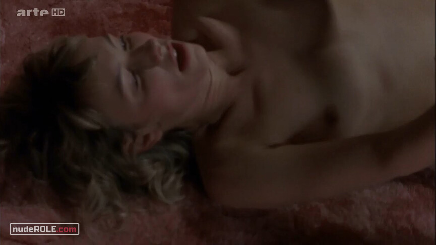 16. Florence Chamard nude – Les Vivants et les Morts s01e06 (2009)