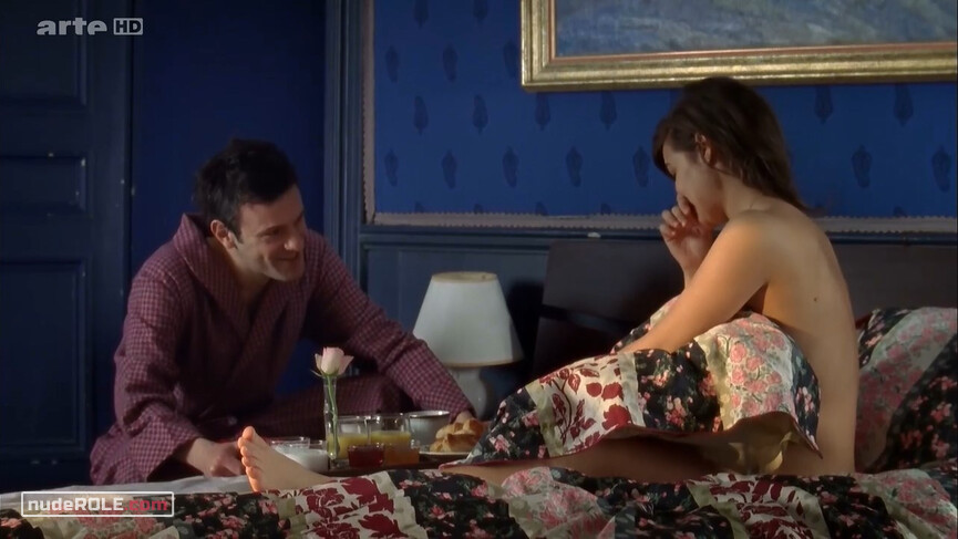 3. Dallas nude , Florence Chamard nude – Les Vivants et les Morts s01e08 (2009)