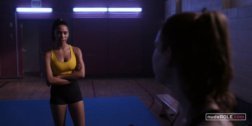6. Colette French sexy, Beth Cassidy sexy, Addy Hanlon sexy – Dare Me s01e06 (2020)