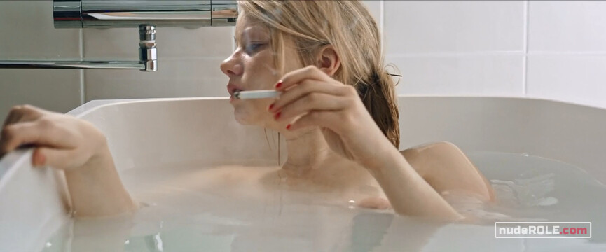 3. Jonna nude, Piki sexy – Baby Jane (2019)