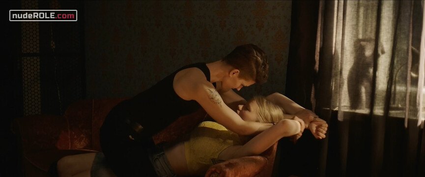 7. Jonna nude, Piki sexy – Baby Jane (2019)