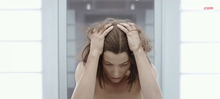 4. Lia Haddock sexy – Limetown s01e05 (2019)