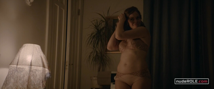 12. Mona sexy, Vaimo nude – Dogs Don't Wear Pants (2019)