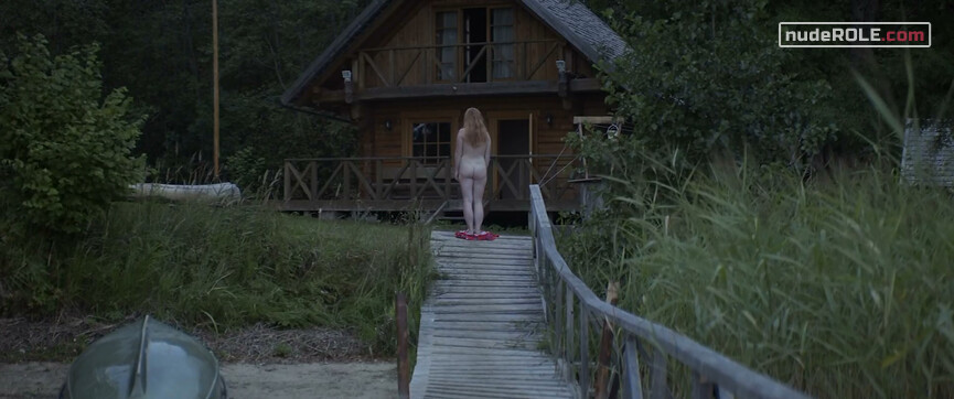 9. Mona sexy, Vaimo nude – Dogs Don't Wear Pants (2019)