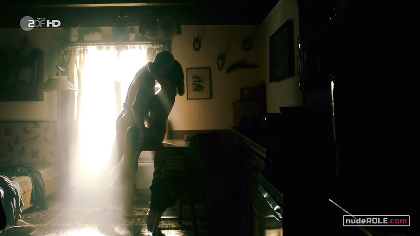 3. Sigrid von Gems nude – Die verlorene Tochter s01e04 (2020)