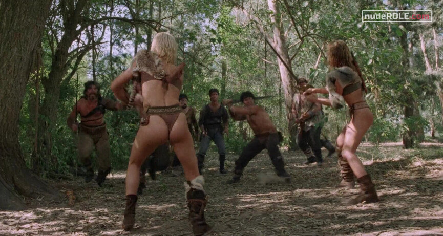 13. Tshingi nude, Dyala nude – Amazons (1986)