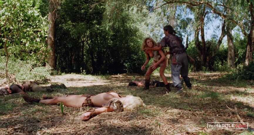 19. Tshingi nude, Dyala nude – Amazons (1986)