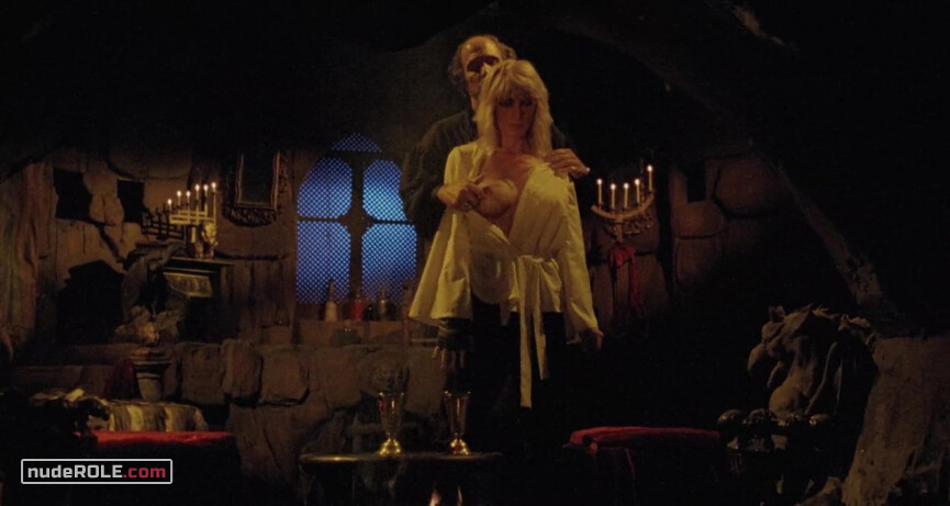 23. Tshingi nude, Dyala nude – Amazons (1986)