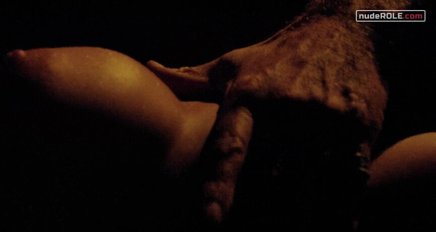25. Tshingi nude, Dyala nude – Amazons (1986)