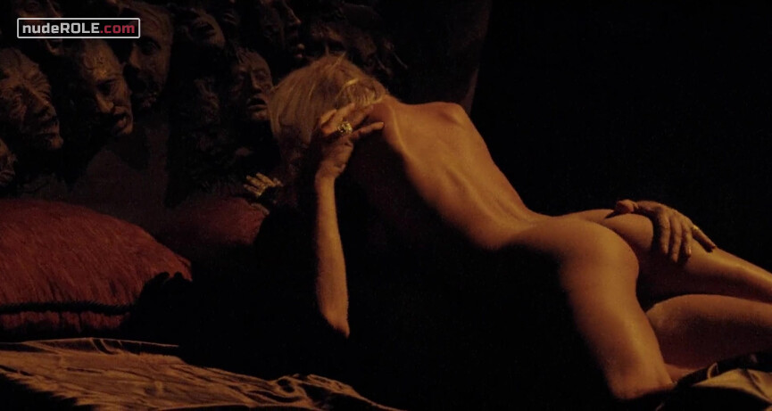 29. Tshingi nude, Dyala nude – Amazons (1986)