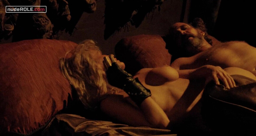 34. Tshingi nude, Dyala nude – Amazons (1986)