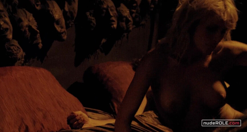 36. Tshingi nude, Dyala nude – Amazons (1986)