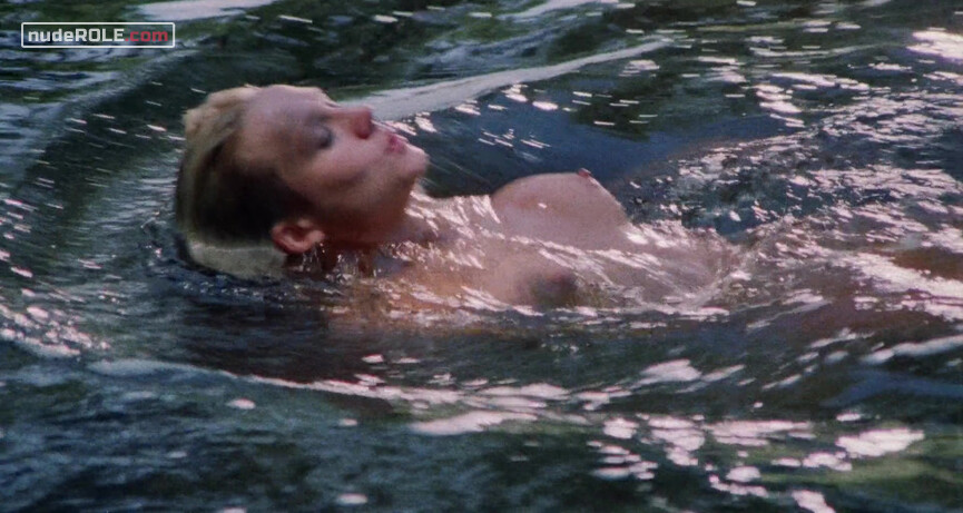 6. Tshingi nude, Dyala nude – Amazons (1986)