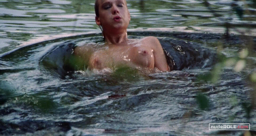 8. Tshingi nude, Dyala nude – Amazons (1986)