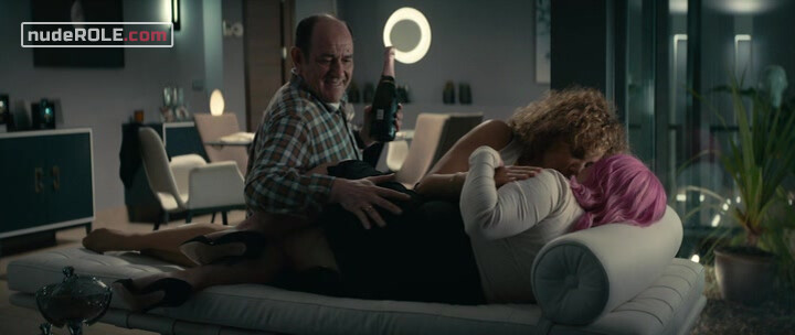 2. Tina sexy, Berta sexy – Polyamory for Dummies (2021)