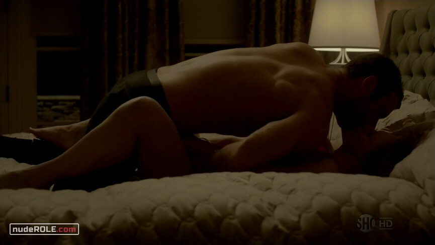 4. Abby Donovan sexy – Ray Donovan s01e03, e04 (2013)