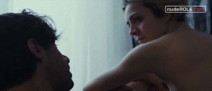 6. Micaela nude, Júlia nude, Duda sexy – Restless Love (2016)