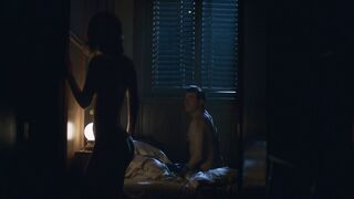 Liesel nude, Hana sexy – The Glass Room (2019)