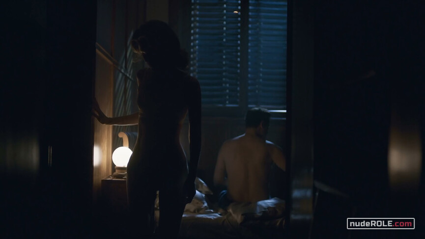 8. Liesel nude, Hana sexy – The Glass Room (2019)