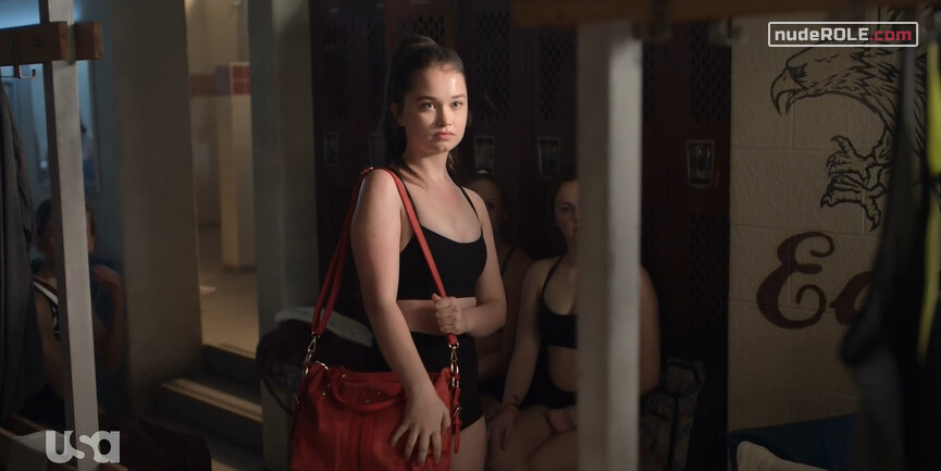 12. Colette French sexy, Beth Cassidy sexy, Addy Hanlon sexy – Dare Me s01e03 (2020)