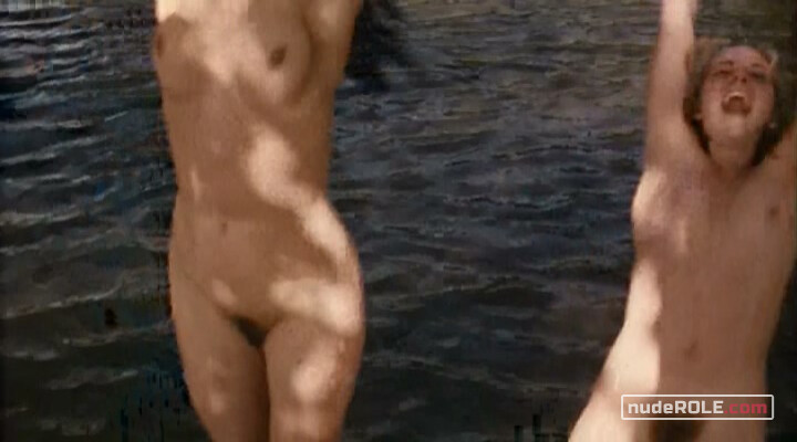 1. Sofie nude , Chaja nude – Left Luggage (1998)
