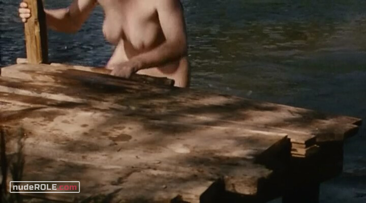 2. Sofie nude , Chaja nude – Left Luggage (1998)
