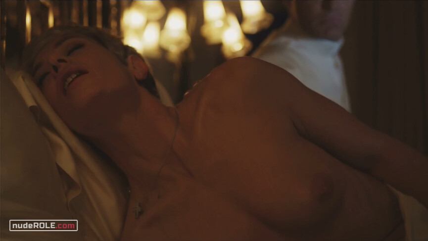 1. Sofia Dubois nude – The New Pope s01e02 (2020)