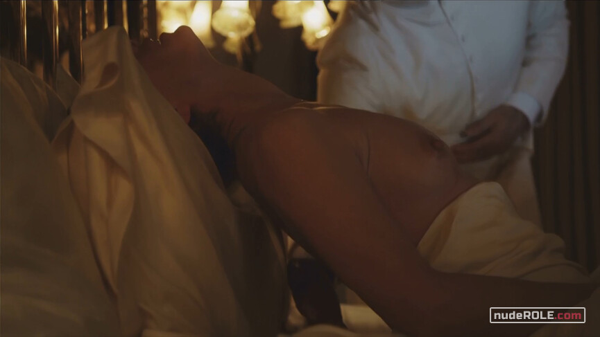 11. Sofia Dubois nude – The New Pope s01e02 (2020)
