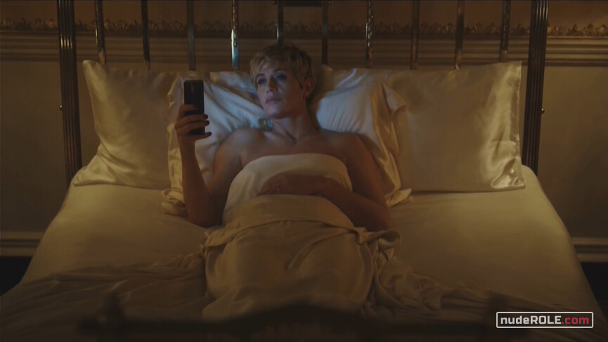 6. Sofia Dubois nude – The New Pope s01e02 (2020)