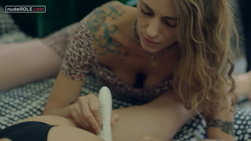 38. Marla nude , Lara sexy – Sex Cowboys (2016)