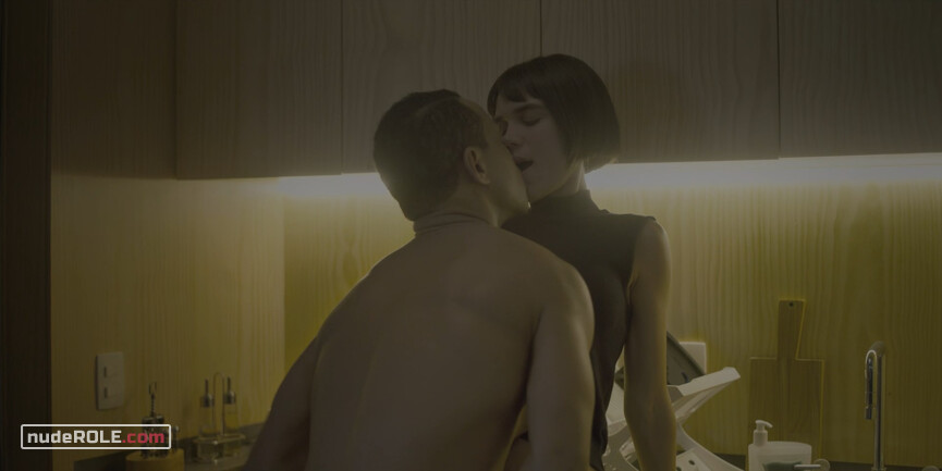 2. Nina Peixoto sexy – Omniscient s01e04 (2020)