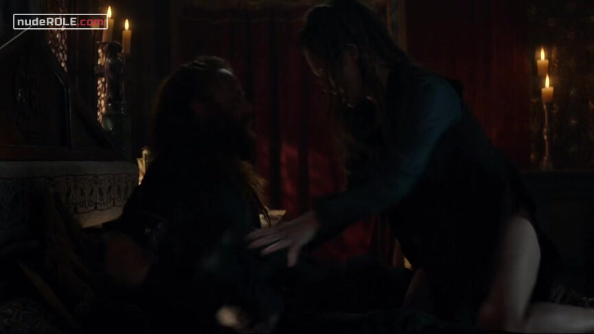 1. Brida sexy – The Last Kingdom s04e02 (2015)