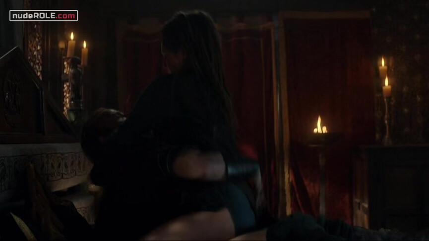 2. Brida sexy – The Last Kingdom s04e02 (2015)