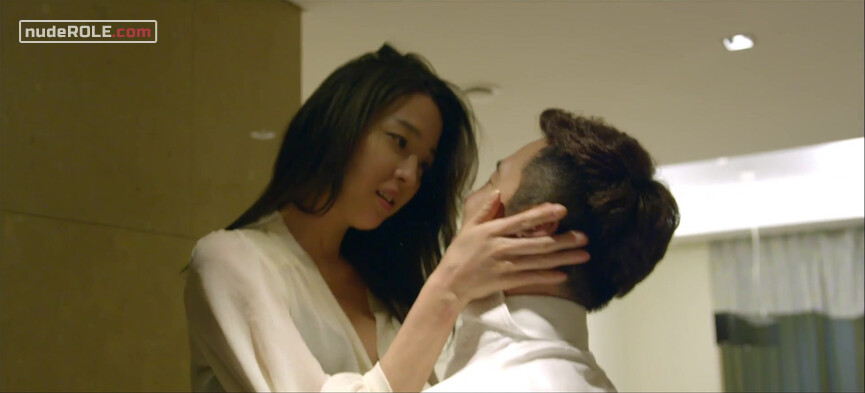 3. Yoo-gyong sexy – Black Hand (2015)