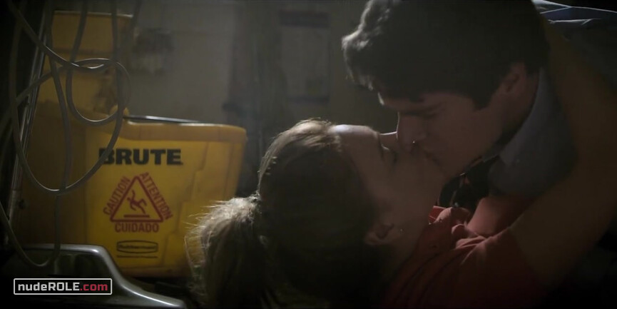 1. Sterling Wesley sexy – Teenage Bounty Hunters s01e01 (2020)