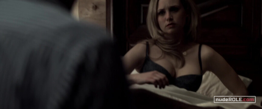 2. Ella nude – Don't Blink (2014)