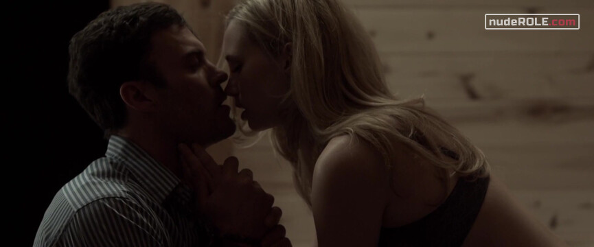 3. Ella nude – Don't Blink (2014)