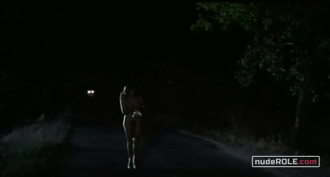 1. Alicia Ramos nude – Más fina que las gallinas (1977)