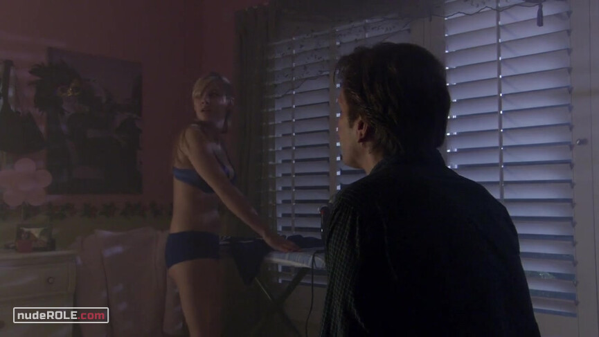 24. Nina Deer sexy, Olivia Deer nude – The Quiet (2005)