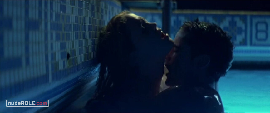 11. Madison Bell sexy, Amy Miller sexy – Swimfan (2002)