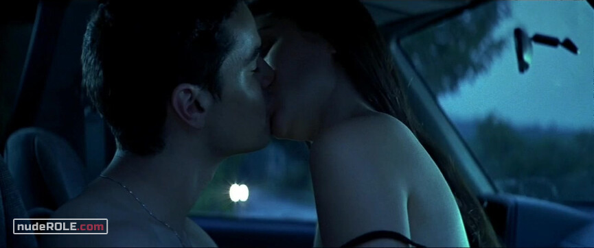 2. Madison Bell sexy, Amy Miller sexy – Swimfan (2002)