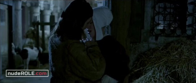 3. Griet sexy – Girl with a Pearl Earring (2003)